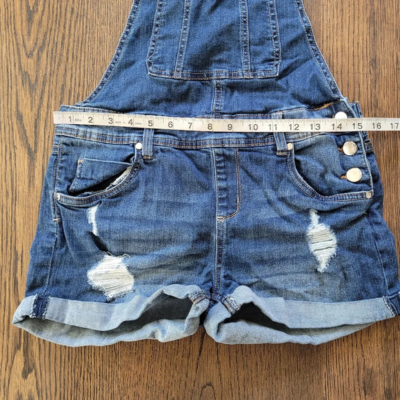 Dollhouse Distressed Cuffed Medium Wash Overalls Size Junior's 9 - Picture 7 of 11